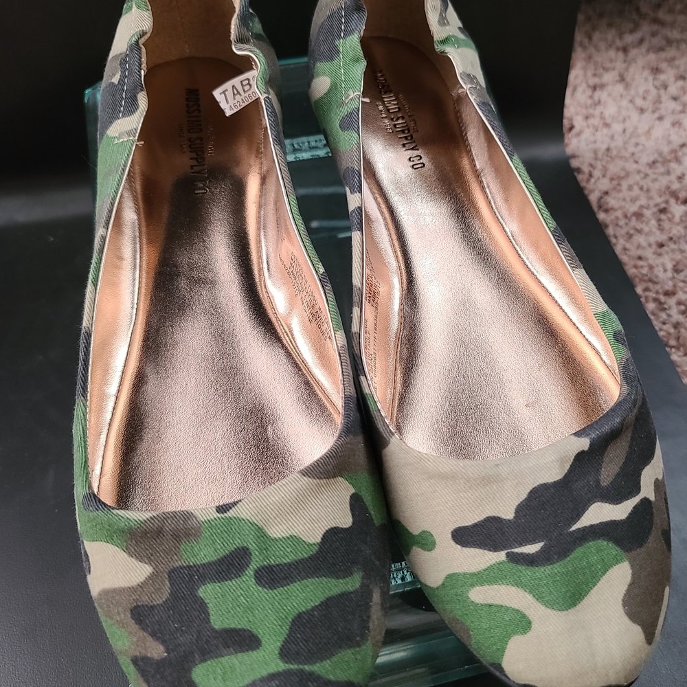 Mossimo Supply Co Green and Black Camouflage Flats